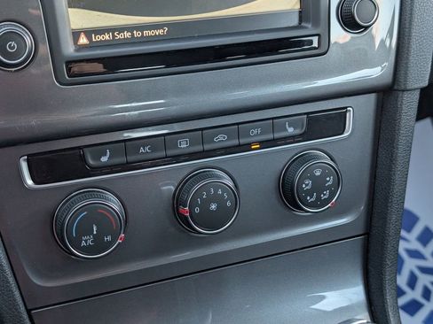 Used 2017 Volkswagen Golf Alltrack SE image 18