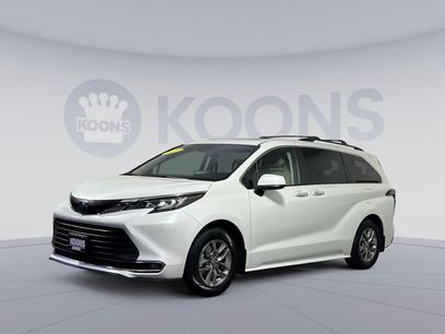 Used 2023 Toyota Sienna XLE