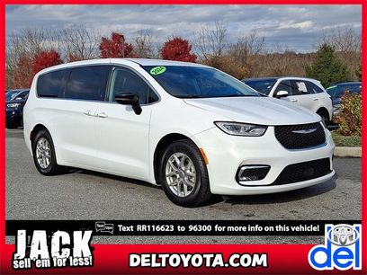 Used 2024 Chrysler Pacifica Touring-L