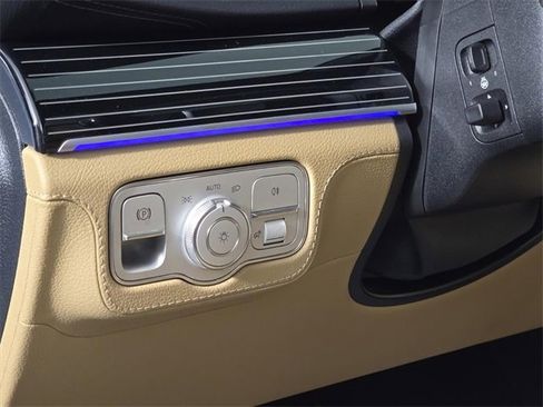 Certified 2024 Mercedes-Benz GLS 450 4MATIC image 19