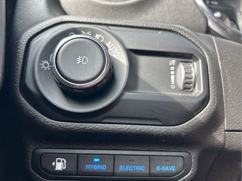 Used 2023 Jeep Wrangler Unlimited Sahara w/ Cold Weather Group image 15