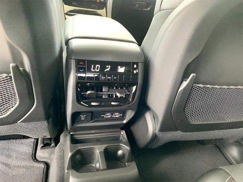 New 2025 Jeep Grand Cherokee L Altitude image 22