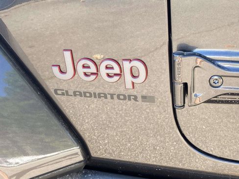New 2025 Jeep Gladiator Rubicon image 14