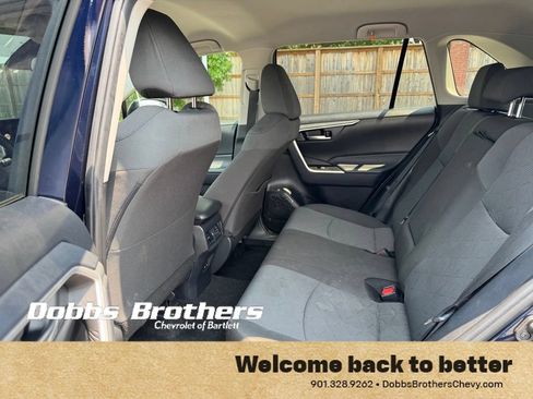 Used 2025 Toyota RAV4 XLE AWD/4WD image 15