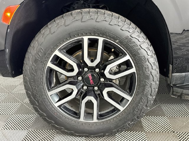 Used 2021 GMC Yukon AT4 w/ Rear Media and Nav Package AWD/4WD image 35