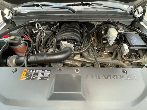 Used 2019 Chevrolet Suburban LS w/ All-Season Package image 25