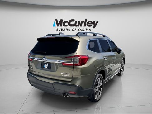 Used 2025 Subaru Ascent Touring AWD/4WD image 3
