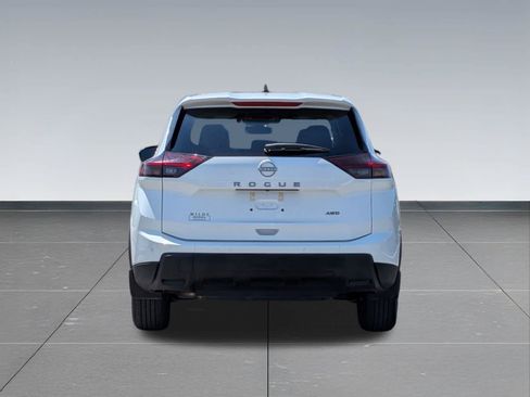 Used 2025 Nissan Rogue S AWD/4WD image 4