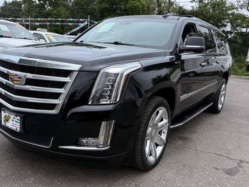 Used 2016 Cadillac Escalade ESV Luxury AWD/4WD image 5