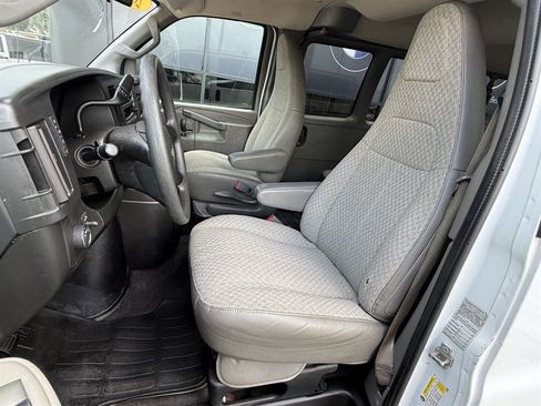 Used 2020 Chevrolet Express 3500 LT w/ LT Preferred Equipment Group RWD image 12