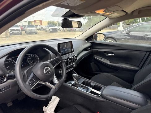 Used 2025 Nissan Sentra SV FWD image 8
