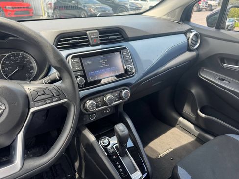 Used 2025 Nissan Versa SV FWD image 17