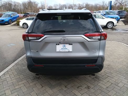 Used 2022 Toyota RAV4 XLE w/ Convenience Package image 5