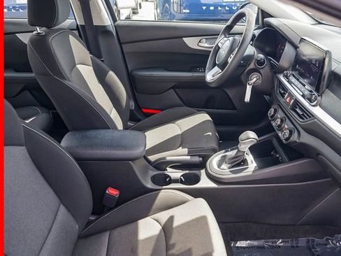 Certified 2023 Kia Forte LXS FWD image 17