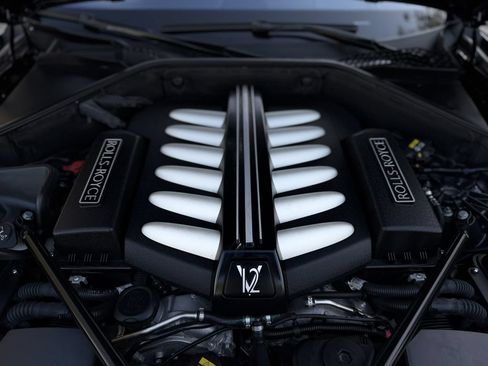 Used 2014 Rolls-Royce Ghost RWD image 48