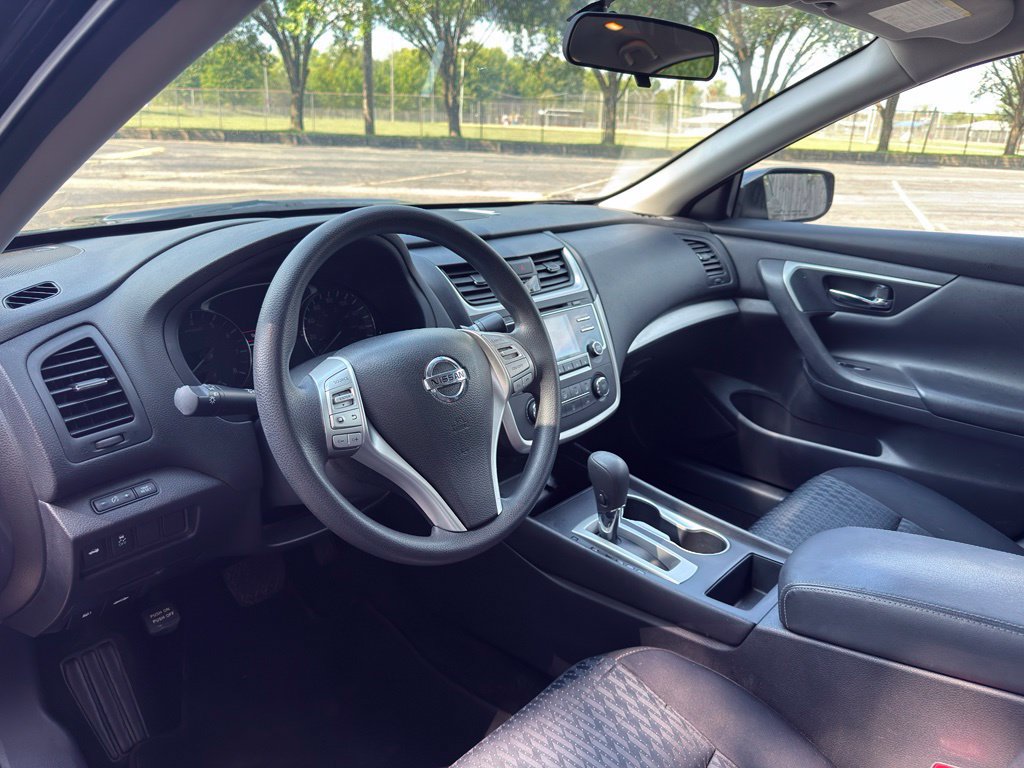 Used 2016 Nissan Altima 2.5 S w/ Power Driver Seat Package FWD image 5