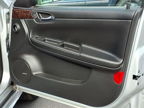 Used 2015 Chevrolet Impala LTZ image 12