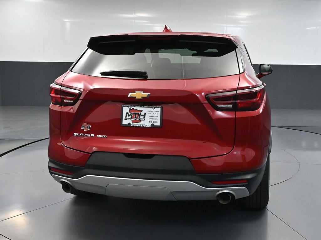 Used 2025 Chevrolet Blazer LT AWD/4WD image 5