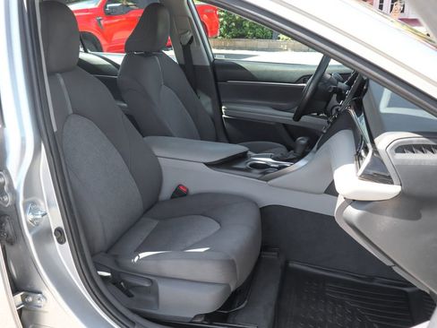 Used 2021 Toyota Camry LE FWD image 40