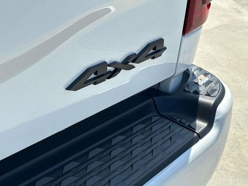 New 2025 RAM 2500 Big Horn AWD/4WD image 6