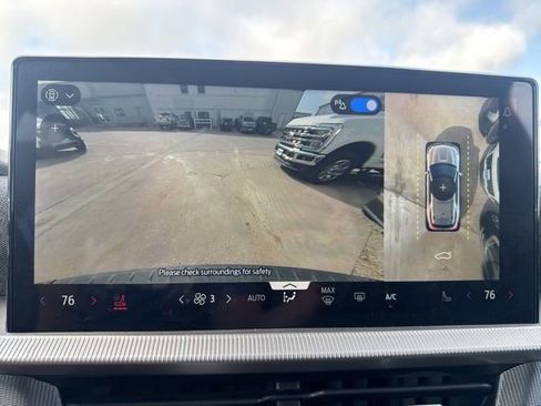 Used 2025 Ford Explorer ST-Line w/ ST-Line Street Pack AWD/4WD image 16