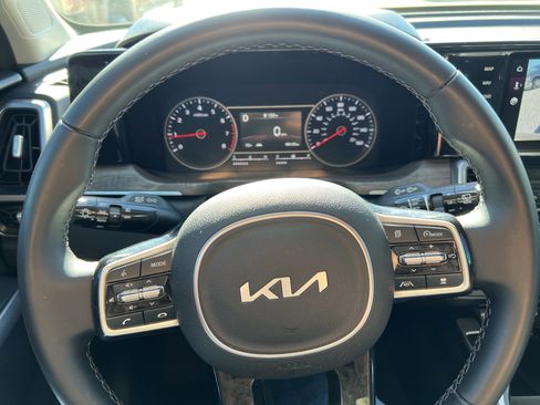 Used 2022 Kia Sorento EX image 27