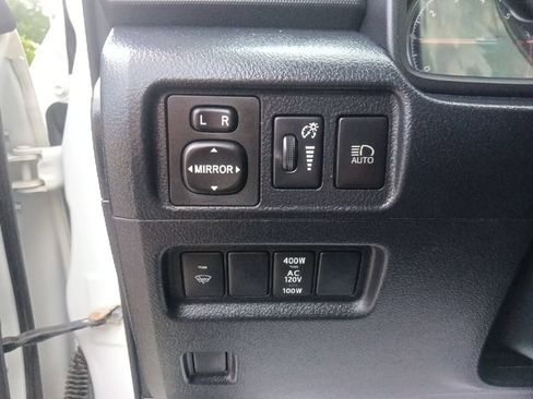 Used 2021 Toyota 4Runner TRD Off-Road AWD/4WD image 17