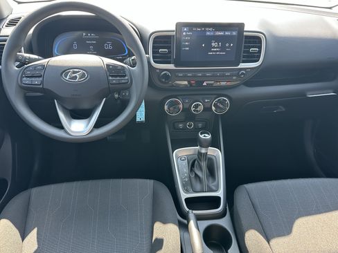 New 2025 Hyundai Venue SE image 21