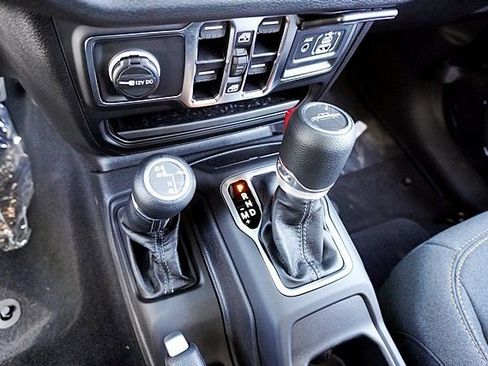 New 2025 Jeep Gladiator Sport image 36