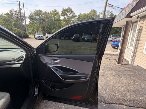 Used 2018 Hyundai Santa Fe Sport AWD/4WD image 19