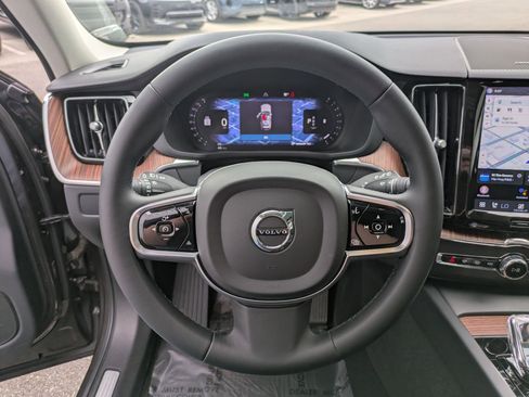 Used 2023 Volvo XC60 B6 Ultimate w/ Climate Package AWD/4WD image 17