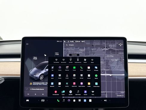 Used 2023 Tesla Model Y 2WD image 4