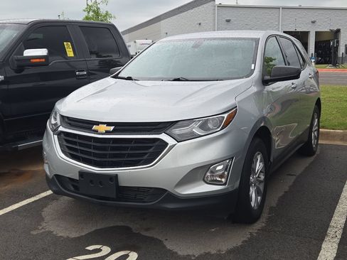 Used 2019 Chevrolet Equinox LS w/ LS Convenience Package AWD/4WD image 1