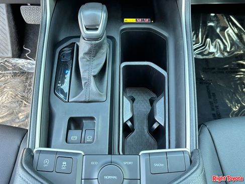 Certified 2025 Toyota Grand Highlander FWD image 30