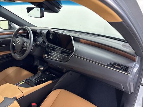 Used 2023 Lexus ES 350 w/ Premium Package image 13