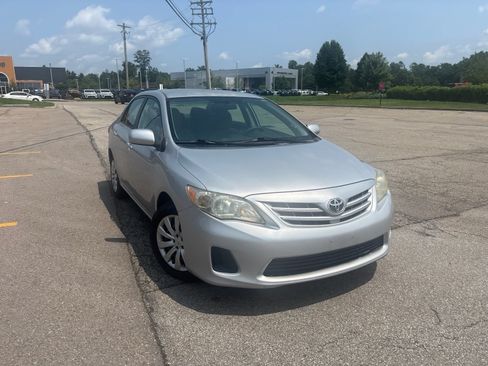 Used 2013 Toyota Corolla LE FWD image 17