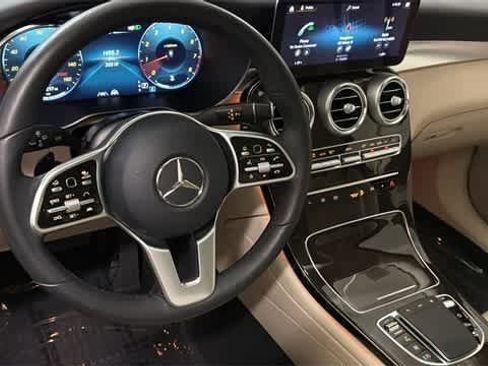 Used 2021 Mercedes-Benz GLC 300 4MATIC image 25