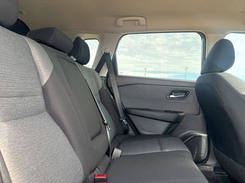 Certified 2023 Nissan Rogue SV FWD image 31