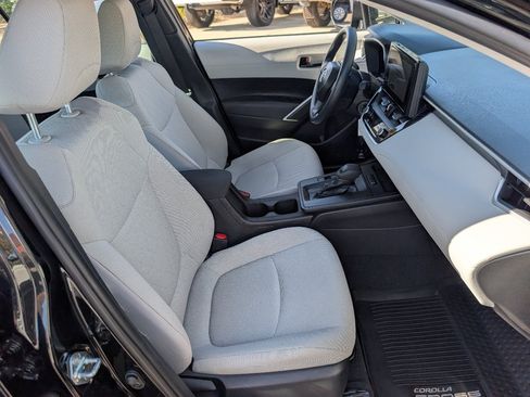 Used 2026 Toyota Corolla Cross L FWD image 8