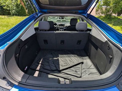 Used 2017 Chevrolet Volt LT w/ Comfort Package FWD image 30
