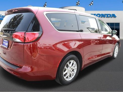 Used 2023 Chrysler Voyager LX FWD image 7