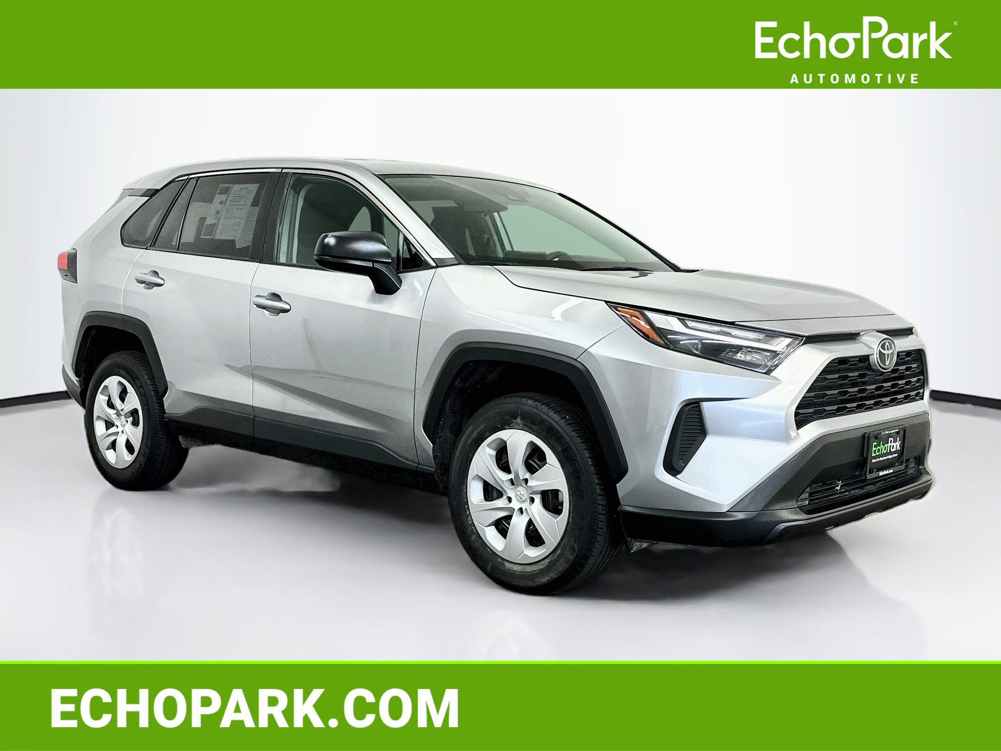 Used 2025 Toyota RAV4 LE AWD/4WD image 1