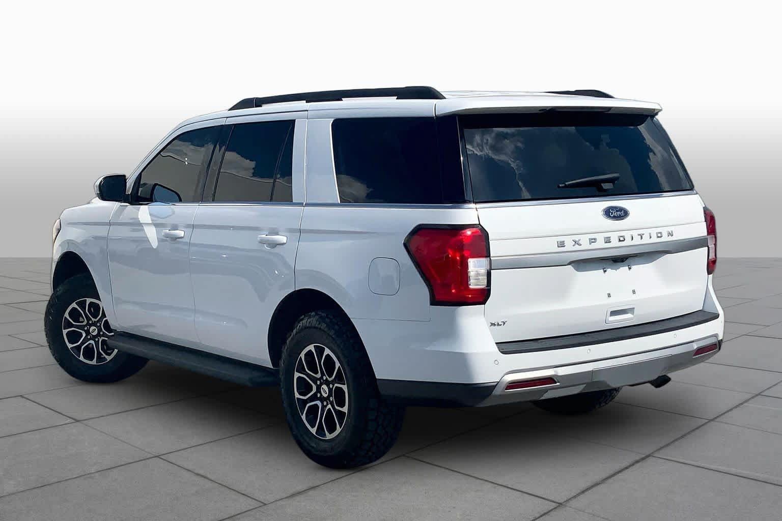 Used 2024 Ford Expedition XLT AWD/4WD image 12