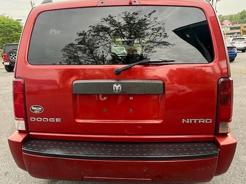 Used 2011 Dodge Nitro Heat w/ Popular Equipment Group AWD/4WD image 3