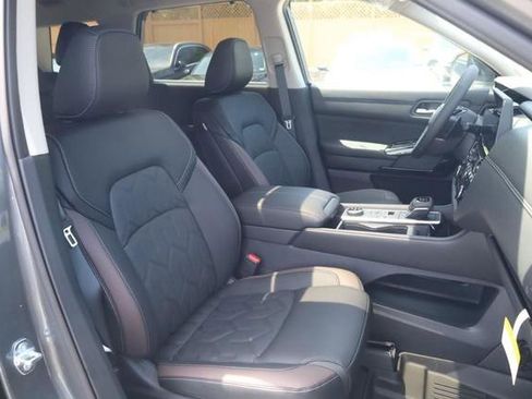 New 2026 Nissan Pathfinder Platinum w/ Cargo Package AWD/4WD image 21