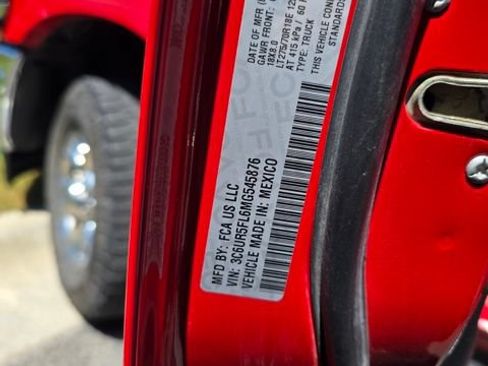 Used 2021 RAM 2500 Laramie w/ Safety Group AWD/4WD image 23