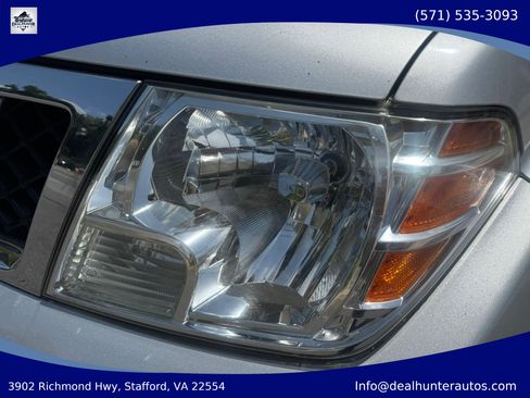 Used 2017 Nissan Frontier SV AWD/4WD image 9
