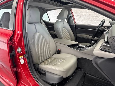 Certified 2019 Toyota Camry SE w/ Convenience Package FWD image 47