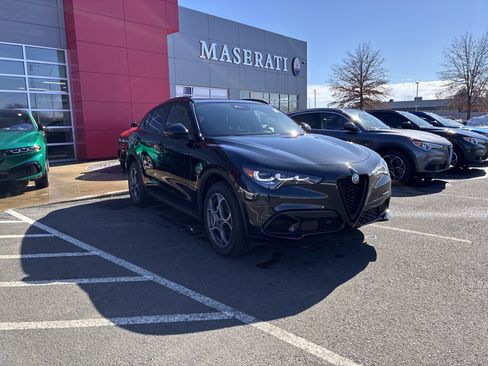 New 2026 Alfa Romeo Stelvio Sprint w/ Convenience Package image 4