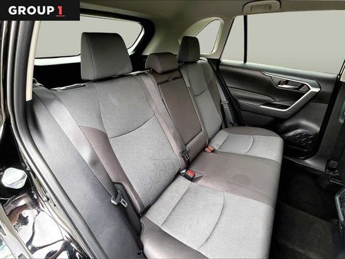 Used 2025 Toyota RAV4 XLE AWD/4WD image 20